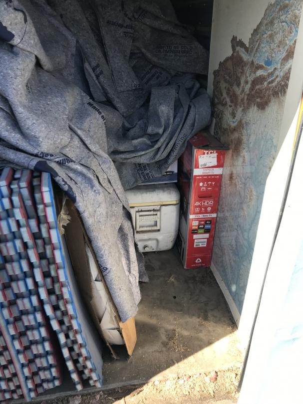 Storage Unit Auction in Phoenix , AZ at Arizona Storage Inns Phelps